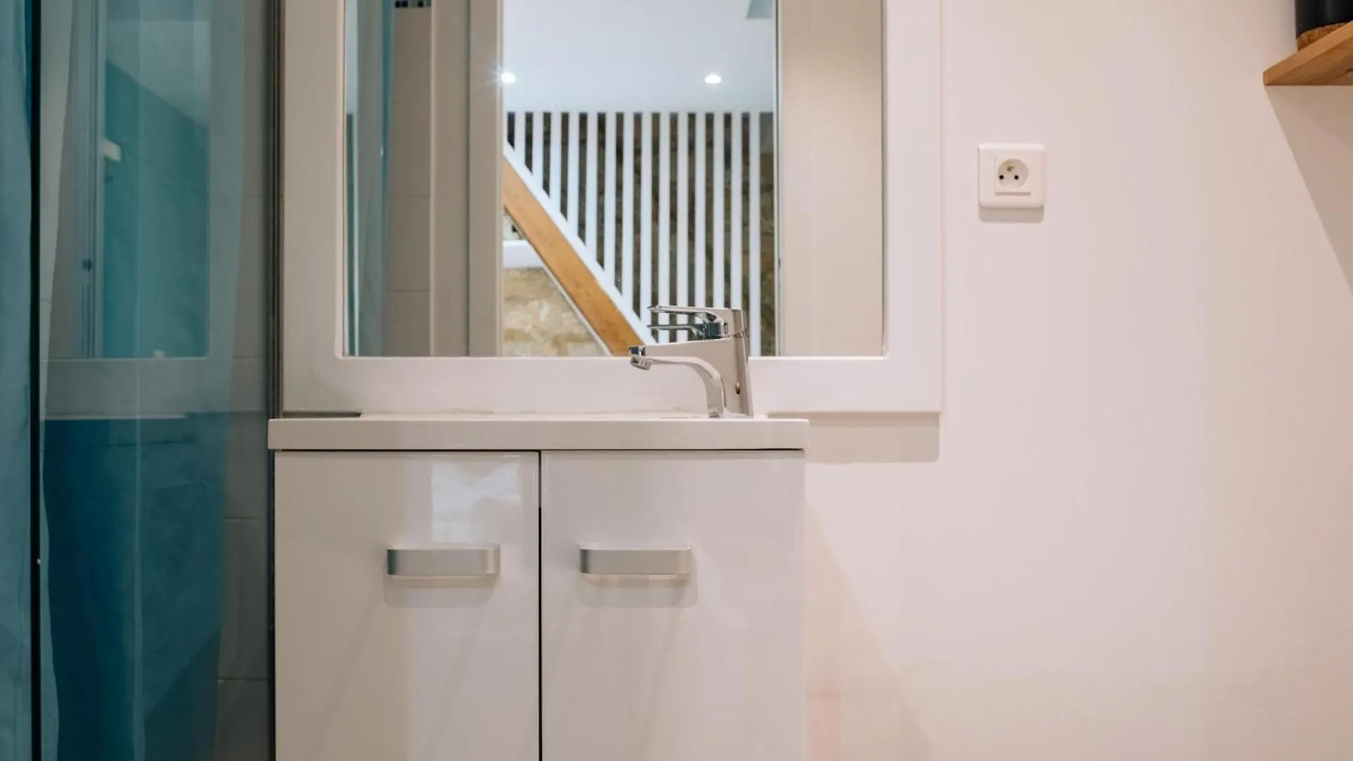 Modern 1 Bedroom Near Eiffel Tower Paris