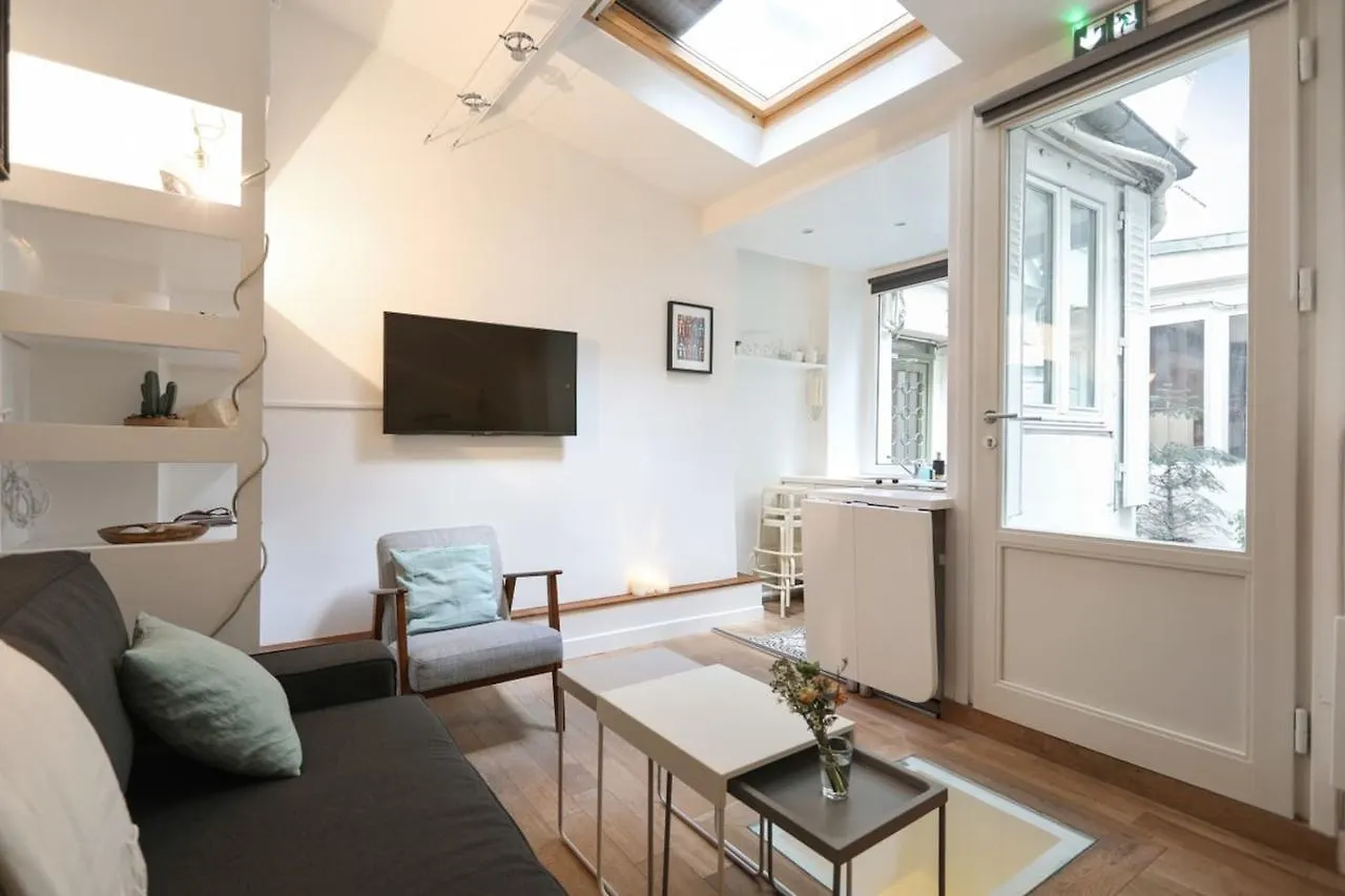 Modern 1 Bedroom Near Eiffel Tower * Paris